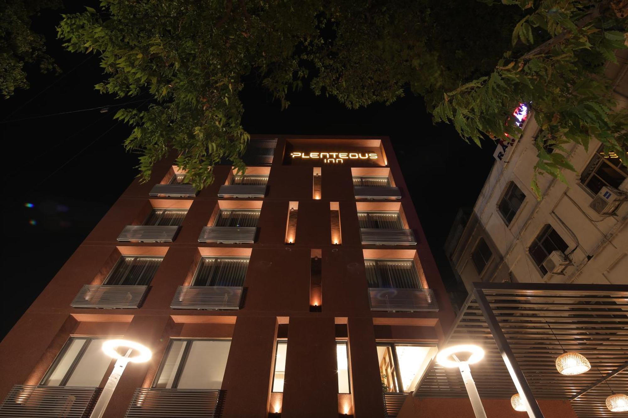 Plenteous Inn Ahmedabad Exteriör bild