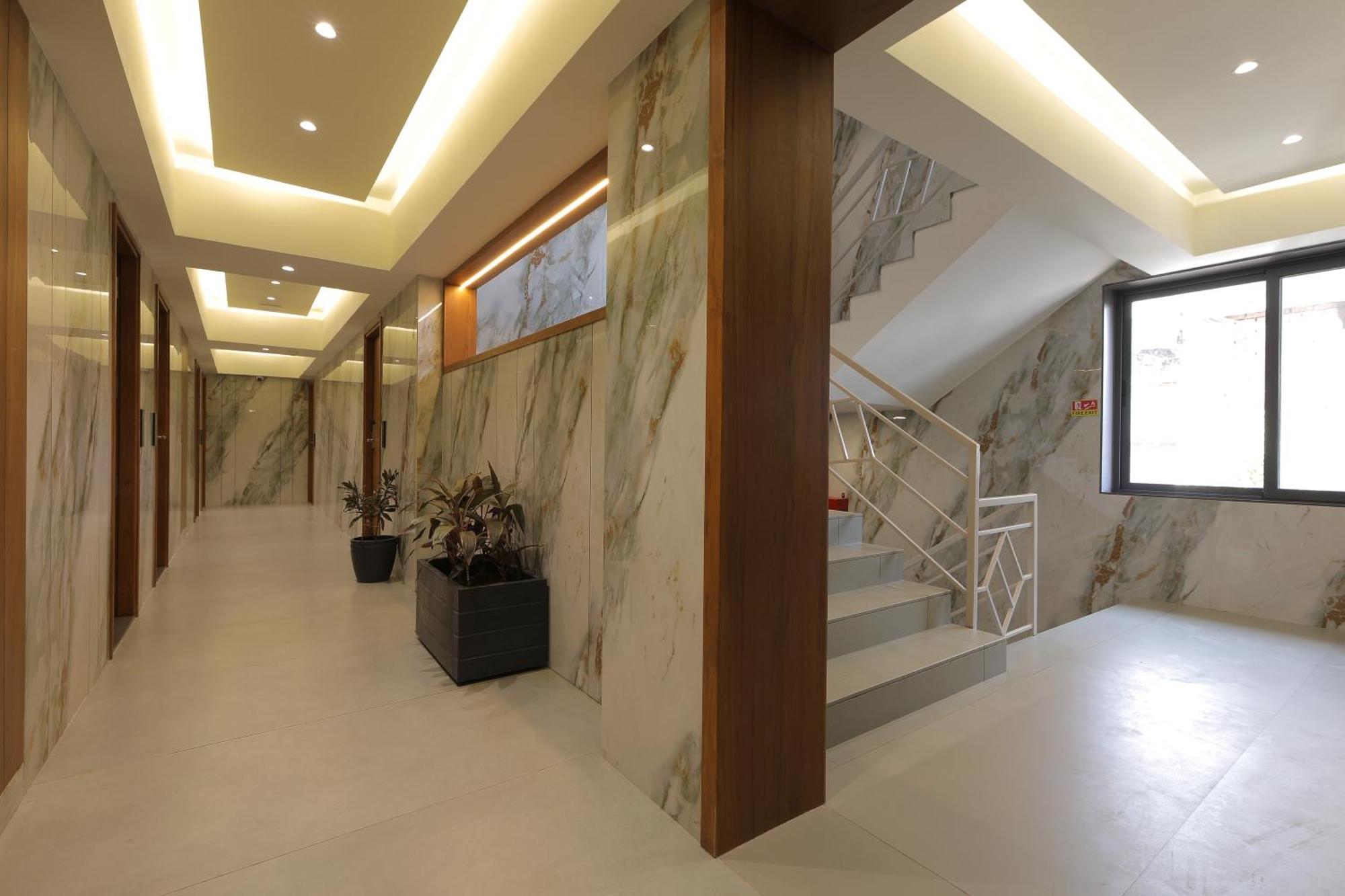 Plenteous Inn Ahmedabad Exteriör bild